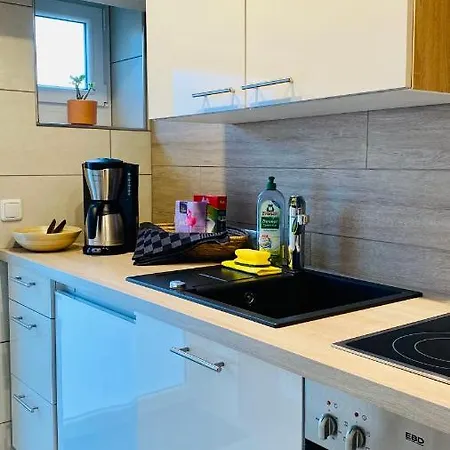 Kassel Souterrain In Stadtnaehe Mit 2 Baedern Und Ev Lademoeglichkeit Apartamento Niestetal