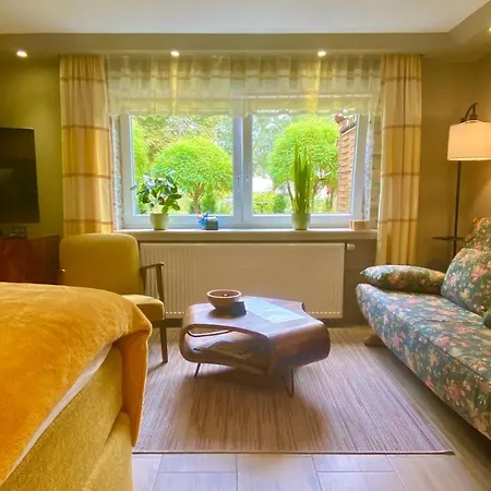 Kassel Souterrain In Stadtnaehe Mit 2 Baedern Und Ev Lademoeglichkeit *