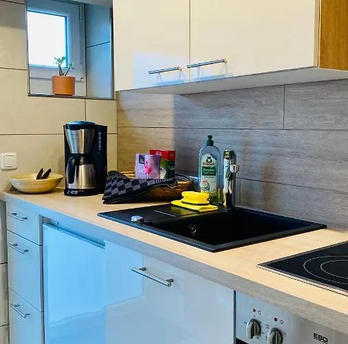 Kassel Souterrain In Stadtnaehe Mit 2 Baedern Und Ev Lademoeglichkeit דירה Niestetal