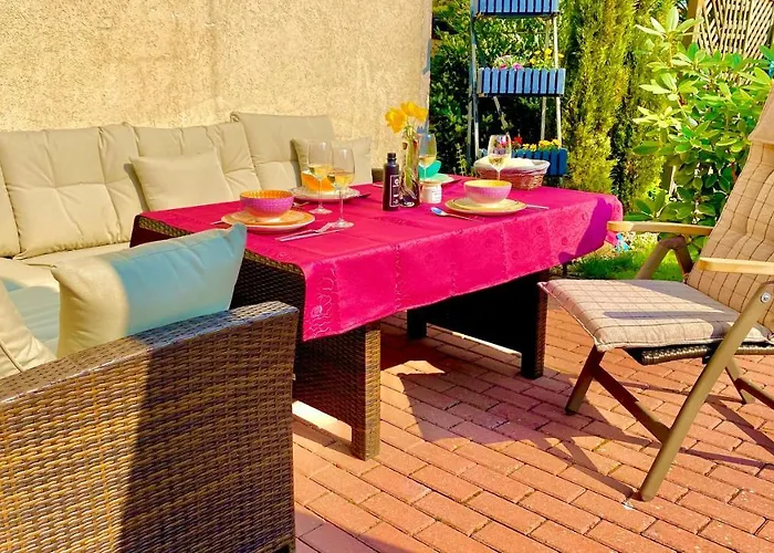 Kassel Souterrain In Stadtnaehe Mit 2 Baedern Und Ev Lademoeglichkeit דירה