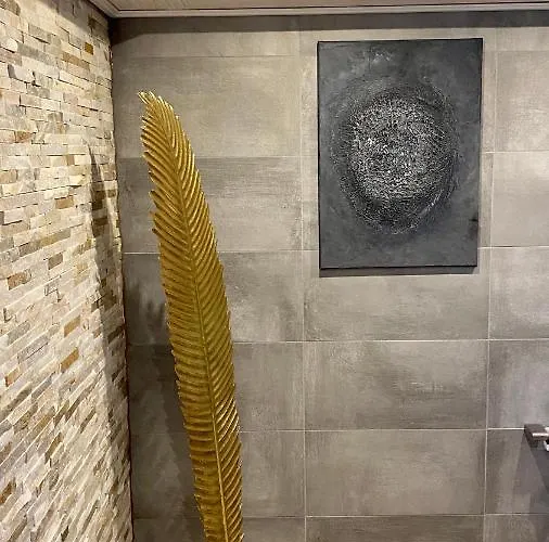 דירה Kassel Souterrain In Stadtnaehe Mit 2 Baedern Und Ev Lademoeglichkeit *