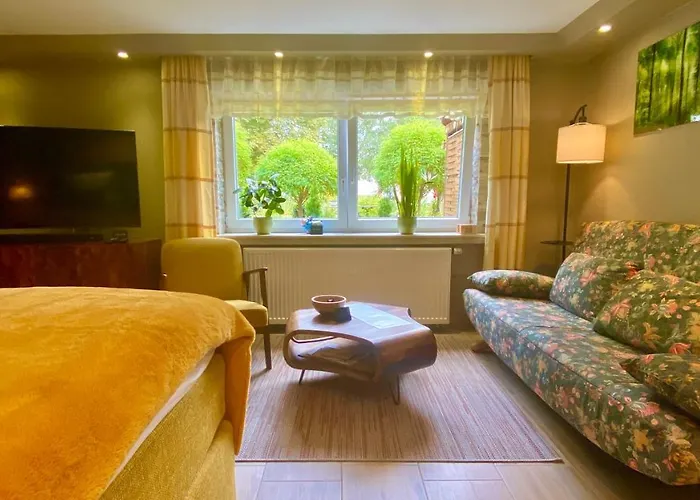 Kassel Souterrain In Stadtnaehe Mit 2 Baedern Und Ev Lademoeglichkeit *